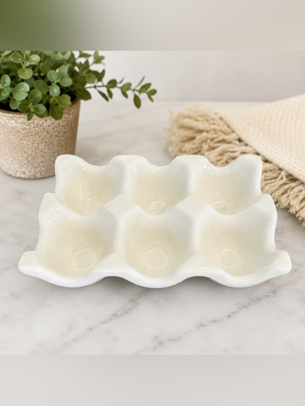 Ceramic 6-Cup Egg Tray in Cream
